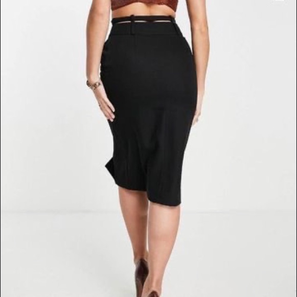 Women skirt size 4